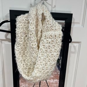 Kint off white scarves